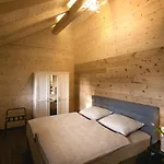 49 Nesselgraben - Aus Holz