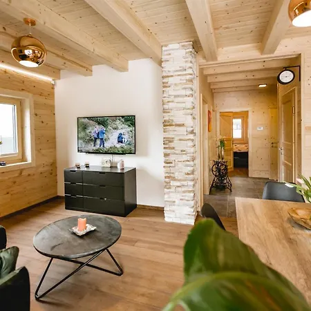 49 Nesselgraben - Aus Holz *