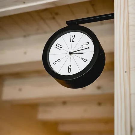 49 Nesselgraben - Aus Holz