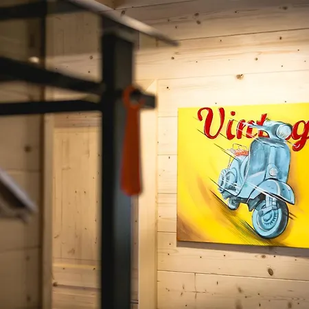 49 Nesselgraben - Aus Holz