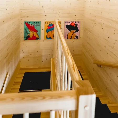 49 Nesselgraben - Aus Holz