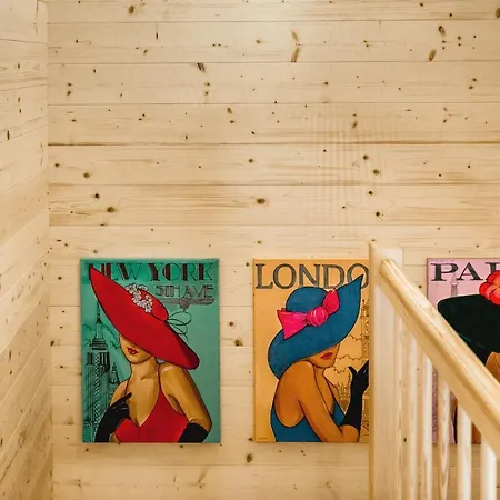 49 Nesselgraben - Aus Holz