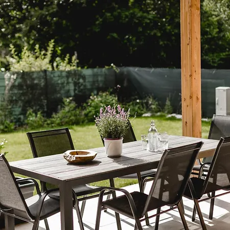 49 Nesselgraben - Aus Holz