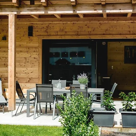 49 Nesselgraben - Aus Holz