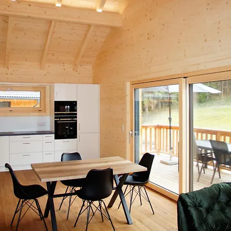 49 Nesselgraben - Aus Holz