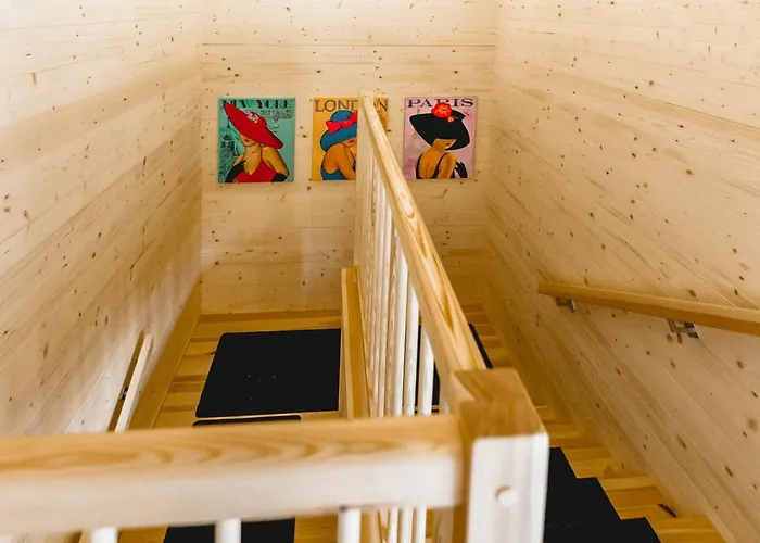 49 Nesselgraben - Aus Holz