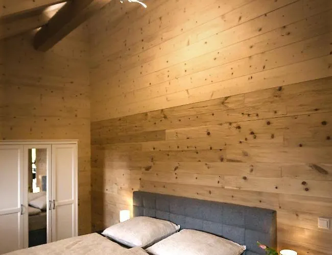49 Nesselgraben - Aus Holz